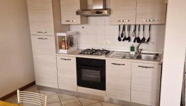 Sara apartment in the heart of Udine Sud - Foto 2, stove