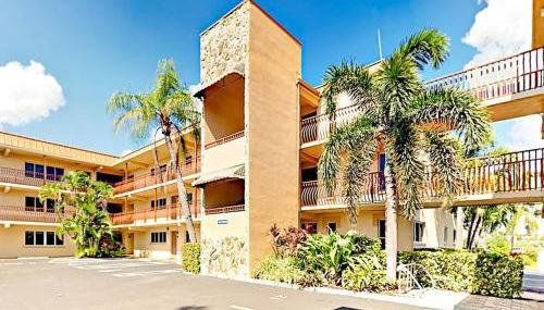 Treasure Island Beach, FL Waterfront Condo Located Steps away from the Intracoastal Waterway - Photo 5