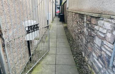 Studio Flat - Photo 2