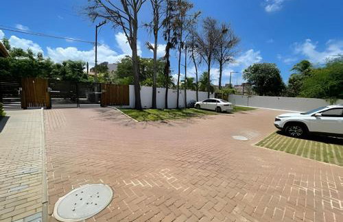 Imóvel Novo, 4 Quartos, Ar Condicionado em todos ambientes - Cond. Fechado - Guarajuba-BA - Foto 44