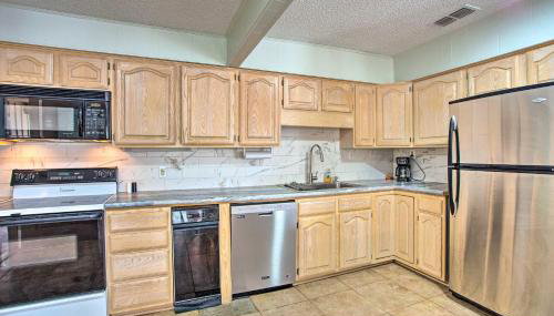 Possum Kingdom Lakefront Home with Patio and Dock! - Foto 5