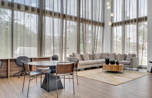 Brickell Border 3BR by Untitled Stay - Photo 33