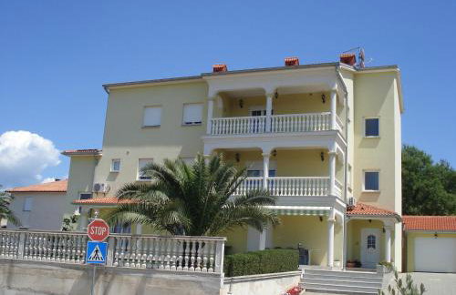 Apartment Komljenovic - Photo 22