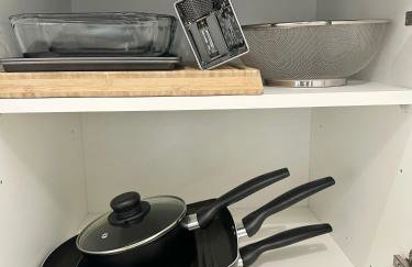 Centrally Located Flat By Ankers Short Term Rental Manchester Perfect for Monthly Stay - Photo 24