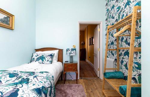 2 Seaside Bedroom home, Garden, 6 guests, Parking, Contractors-Families welcome - Photo 4