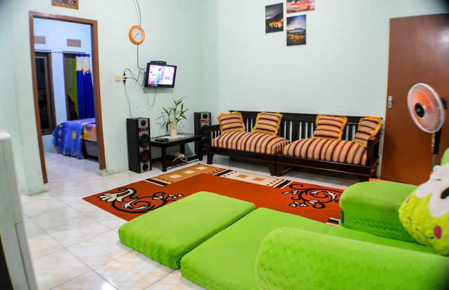 Homestay Sembiring Puncak - Photo 8