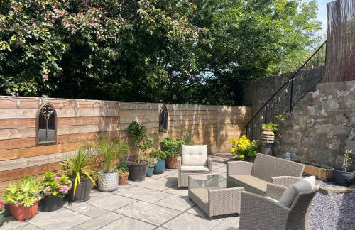 Private, Modern and Detached Garden Apartment - Photo 10