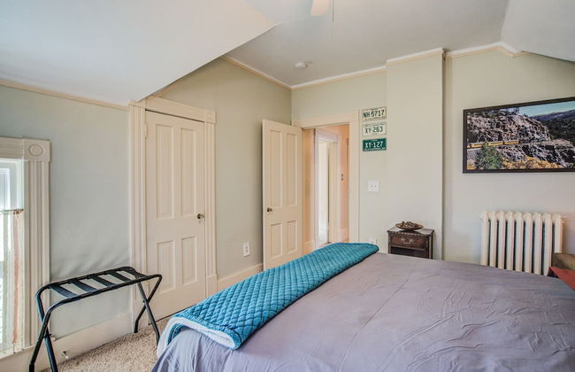 5bddowntown Victorian Charmhot Tub, Firepit - Photo 4