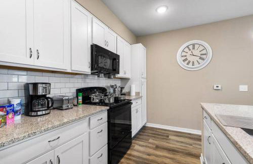 Elegant 3BR/2BA Condo Near Beaches & Attractions - Foto 35