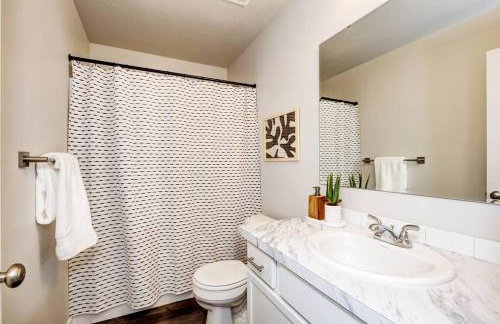 BRAND NEW 4-BDRM HOME Farmhouse at Grand Rapids - Foto 14