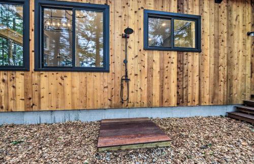 Modern Francestown Retreat on Scobie Pond! - Foto 26