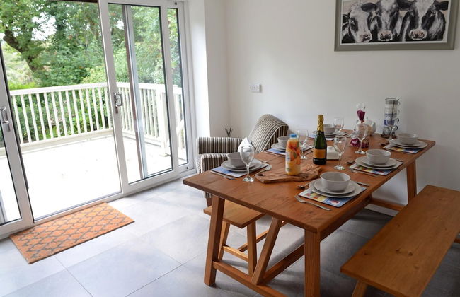 Valley Retreat - Peaceful Location, Walk to Beach, Parking - Photo 3