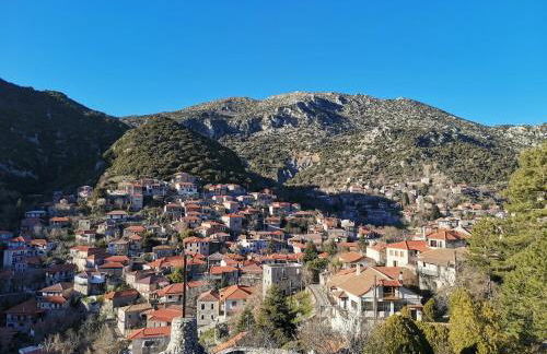 Rustic home in heart of Stemnitsa - Photo 28