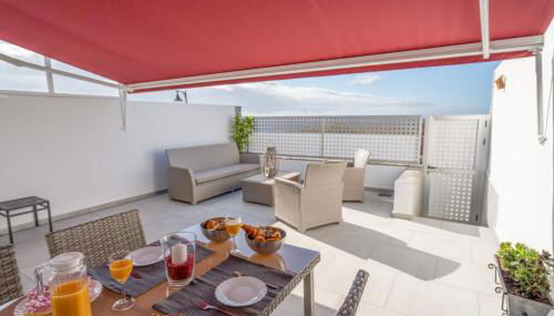 Luxurious apartment with large terrace and sea views - Foto 2