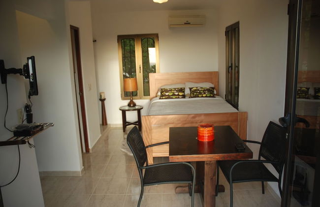 E&J Boutique Residences - Photo 28