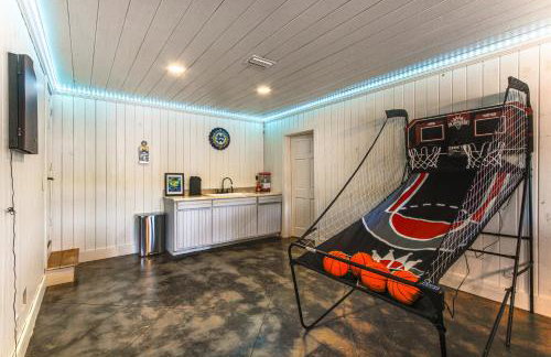 Tranquil Gantt Lake Home w/ Deck & Patio! - Foto 19