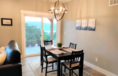 River & Garden View Suite of Kalama Oaks Lodge - Photo 11