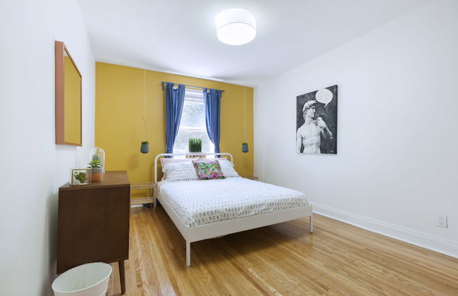 Bright 4-Bedroom in Forest Hill - Photo 7
