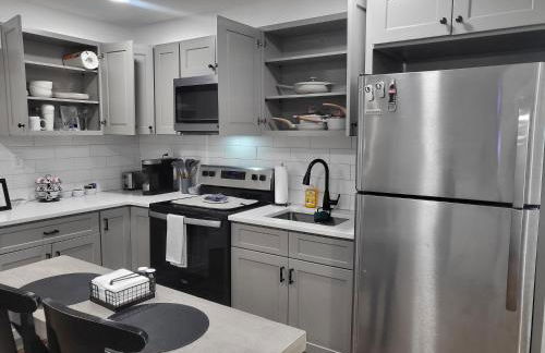 Modern Farmhouse Decor With Washer & Dryer - Foto 8