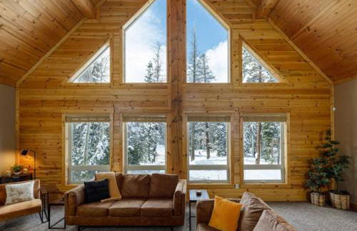 The Moccasin Lodge with Hot Tub and Fire Pit Escape - Foto 50