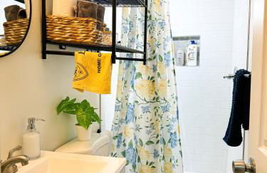 Comfy Studio in Sandy Utah Pvt Entry WFH B - Foto 3