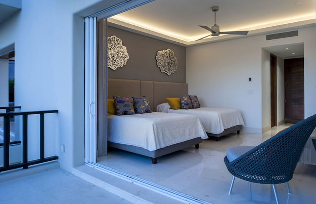 El Encanto exclusive condo private pool - Photo 21