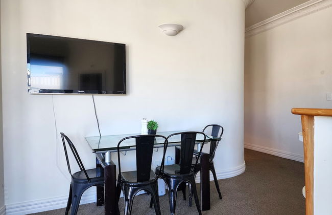 U Suites on Manners - Photo 41