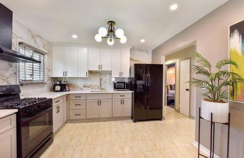 The Creative Experience 3 bedroom Residential Home - Photo 5