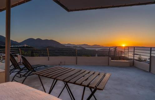 The Lookout in Mirsini - Roof Terrace - AC - WIFI - Foto 2