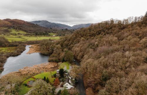 Half Way House, Clappersgate, sleeps 8 - Foto 21