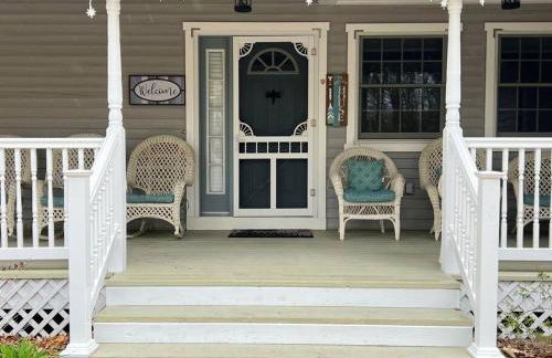 LakePath Beach House - XL hot tub, walk to beach - Foto 32