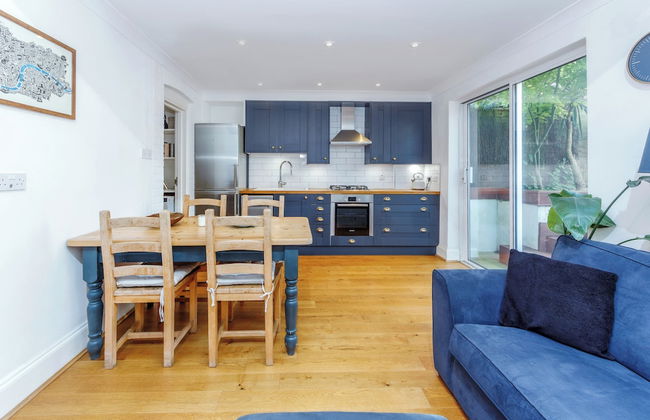 Charming Hampstead Retreat with Patio - Foto 12