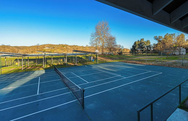 Victorian Manor In Paso Robles Wine Country + Pool, Hot Tub, Firepit, Tennis Court Sleeps 28 - Photo 24