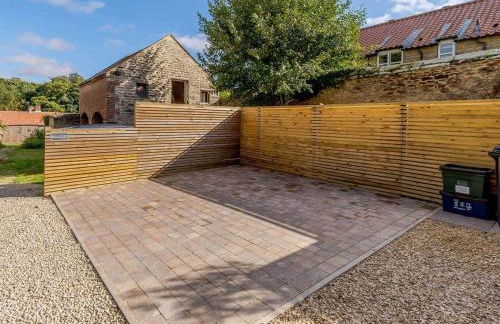 Rinstone Lodge, Thornton-Le-Dale. Moors cottage with hot tub - Foto 14