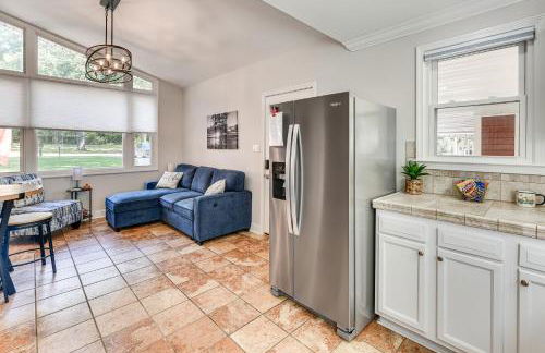 Lakeside Cedar Pines Bungalow 5 Mi to Main St! - Foto 9