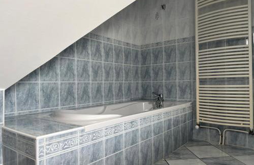 Villa des pontons Maison 5 chambres avec grand jardin clos et belle terrasse séjour spacieux lumineux à 2 kms de la plage d'Arromanches près de Bayeux, Omaha beach - table de ping pong - garage - Foto 30