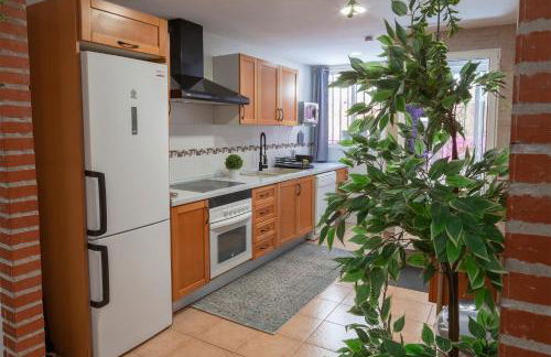 Luxury Artistic Digital Nomad 2 Bedroom w/Terrace - Photo 12