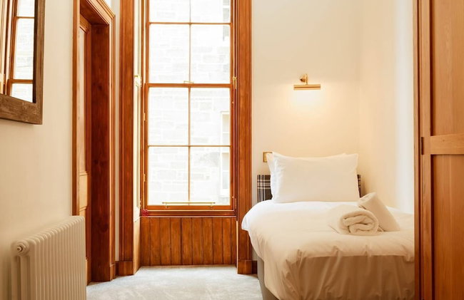 JOIVY 5 Bedroom Apt Near Meadows & George Square - Foto 27