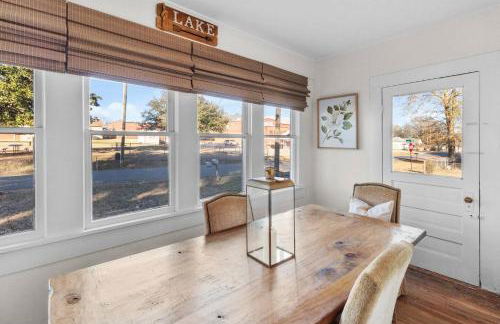 Southern Magnolia House with Porch Swing - Foto 12