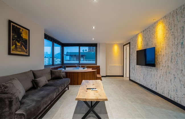 Eluxio Suite Hotel - Photo 22