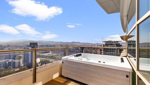 Penthouse Duplex with Epic Views - Photo 4