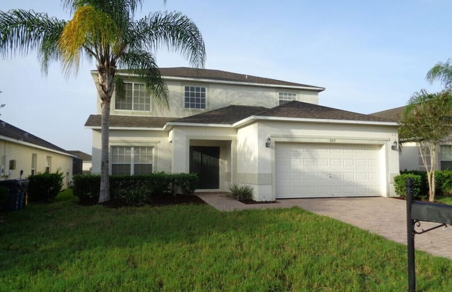 R1 Legacy Park 5 bed / 3 Bath - Foto 10