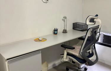 Apt perto da praia c vaga e arrumadeira e janelas anti ruídos - Foto 8