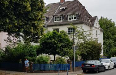 Ganze Wohnung mit Garten - Foto 2