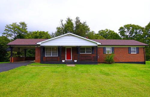 Spacious Pet Friendly Home - Photo 51