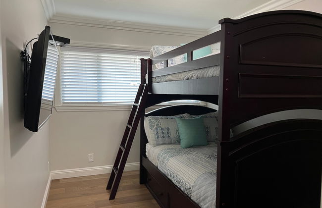 Fantastic 6 bedroom, 4.5 bath home (4 master Suites), pool home - Foto 27