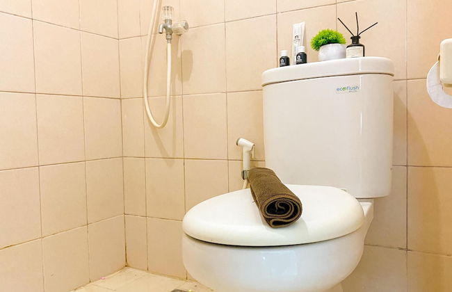 Homey And Best Place Studio Tifolia Apartment - Photo 10