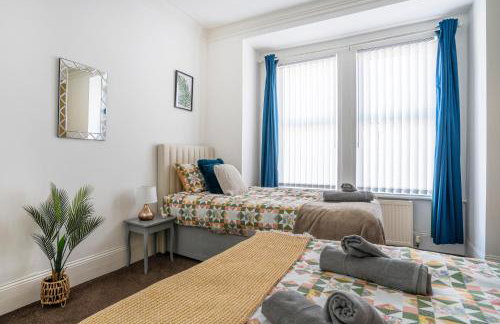 Spacious 3 Bed Flat-Free Parking-by Holiday Homes - Foto 20