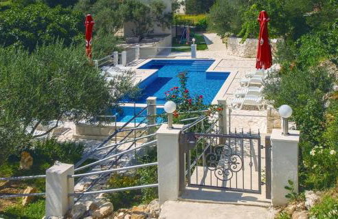 10 Bedroom Beautiful Home In Kucice - Foto 14