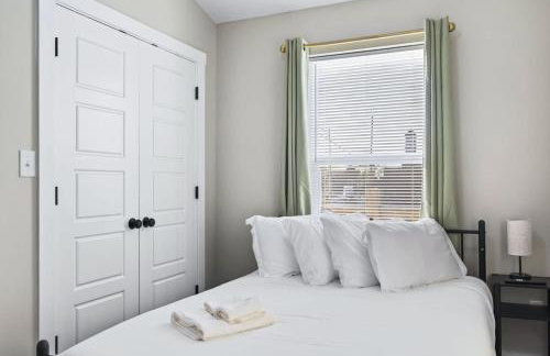 Cozy Comfort near Fountain Square- Downtown Indy - Photo 27